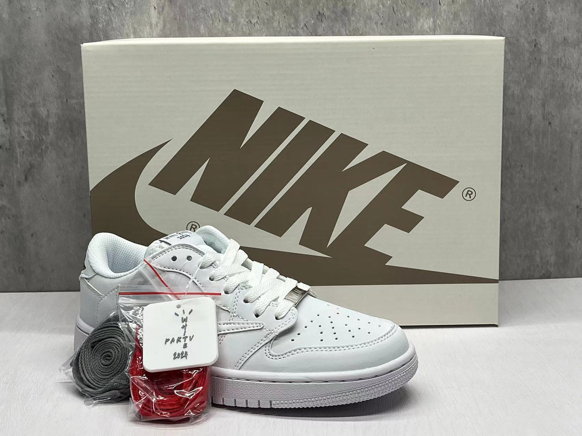 Men's Air Jordan 1 Retro Low Sneakers, White