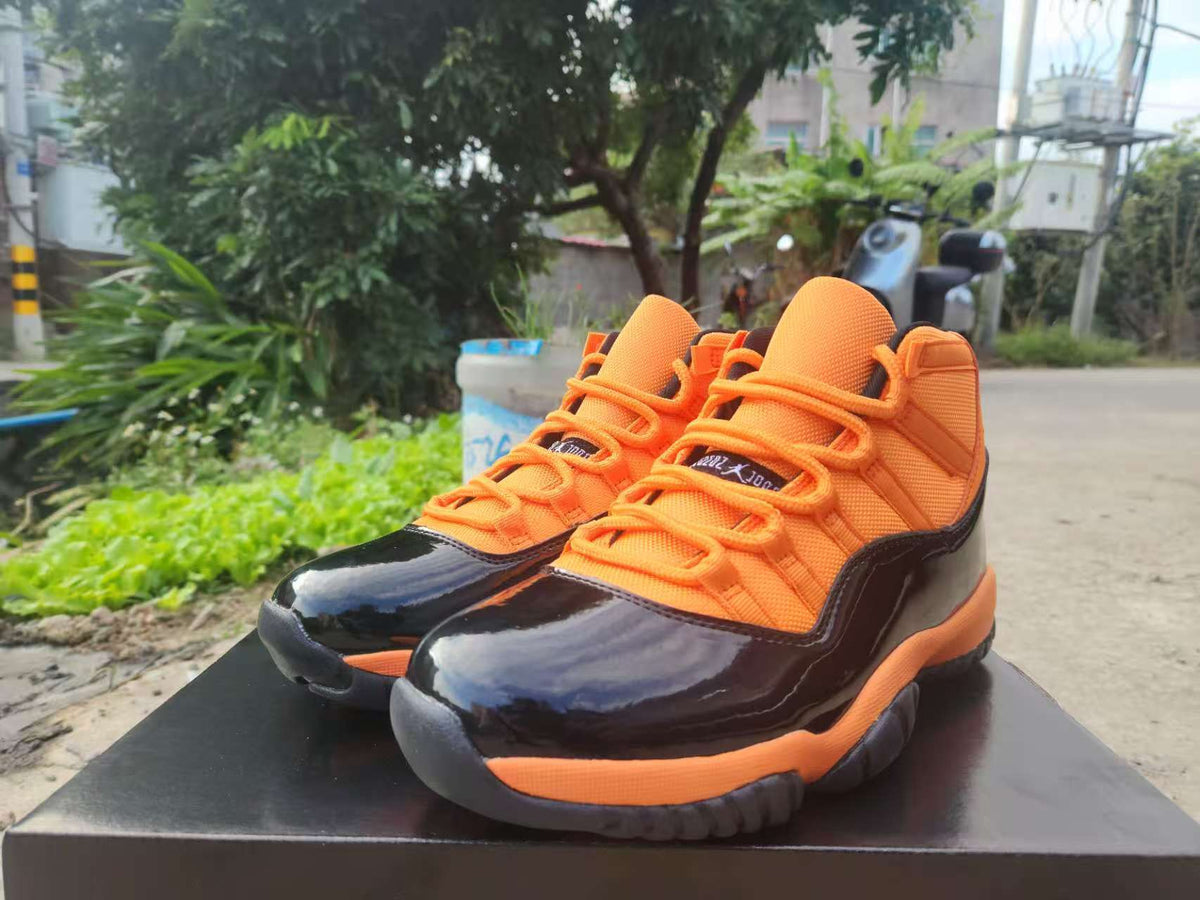 Air Jordan 11 Retro "Black Orange"