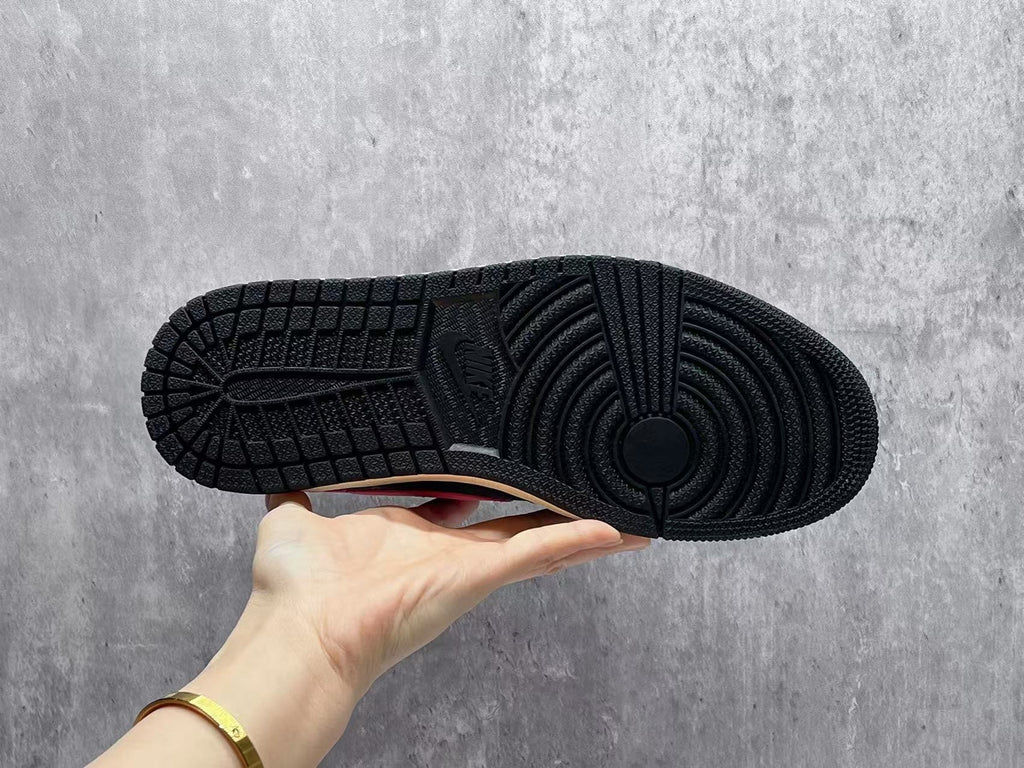 Nike Air Jordan 1 Retro Low OG 'Banned' – Black / Varsity Red