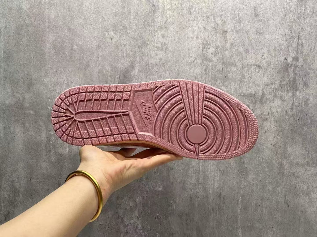 Travis Scott x Air Jordan 1 Low OG 'Shy Pink / Red'