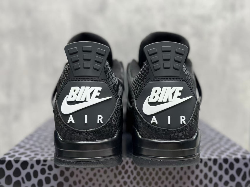Air Jordan 4 Retro "Black Cat" (2025)