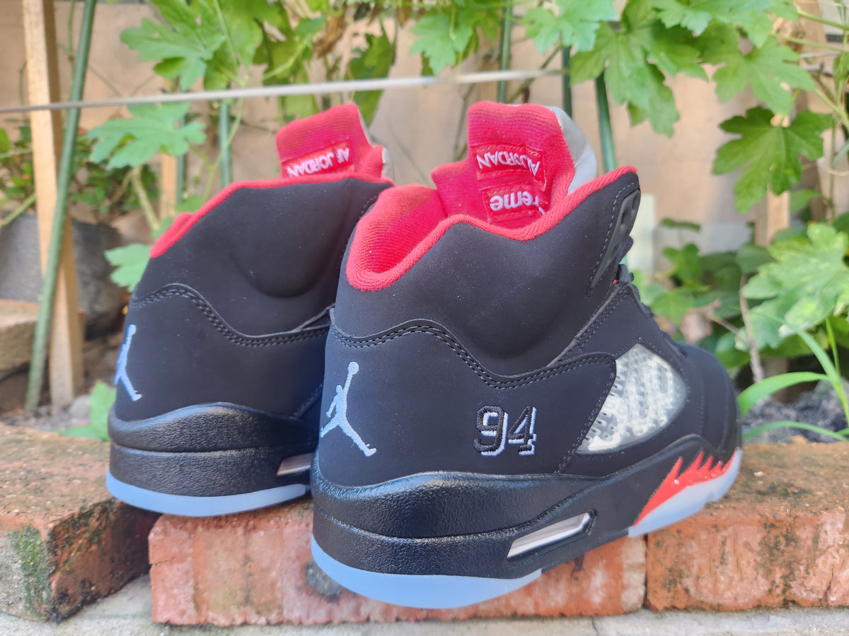 Air Jordan 5 Retro x Supreme 'Black' (2015)