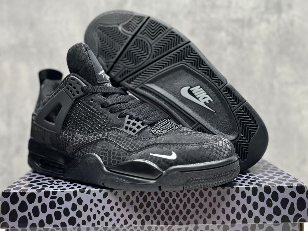 Air Jordan 4 Retro "Black Cat" (2025)