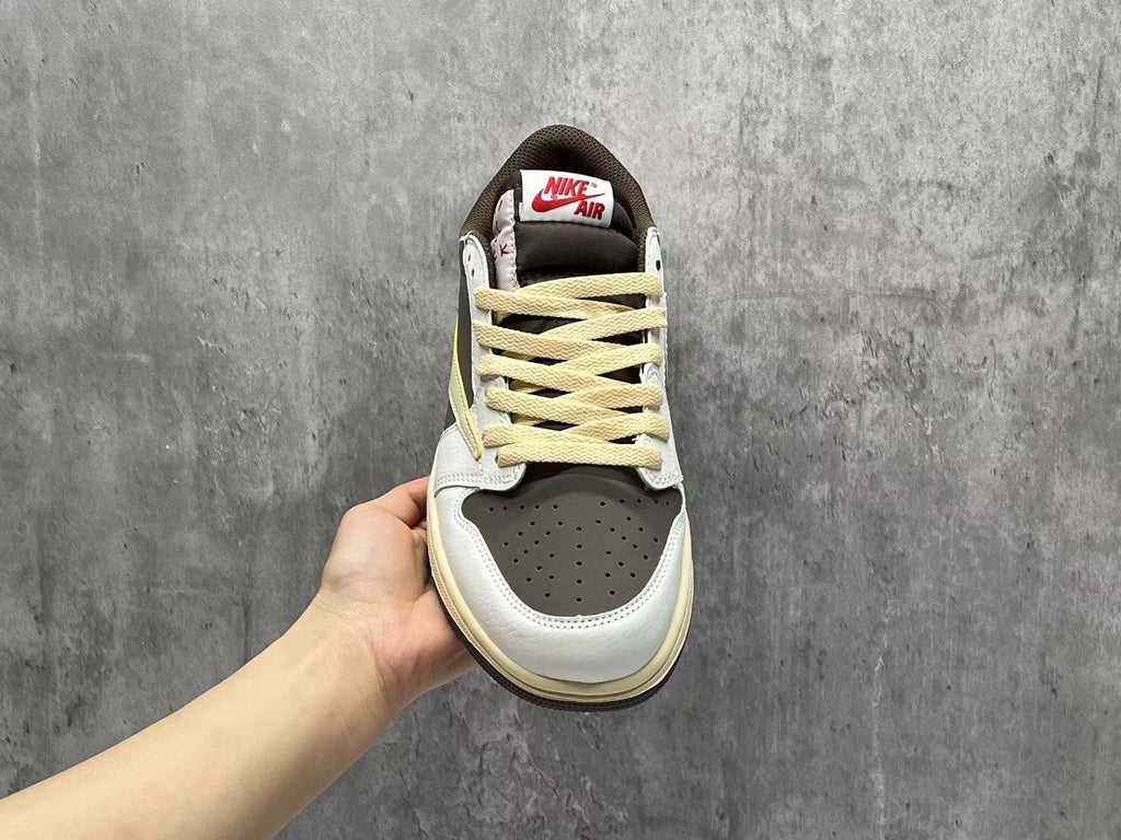 Travis Scott x Air Jordan 1 Low OG 'Mocha' 2019