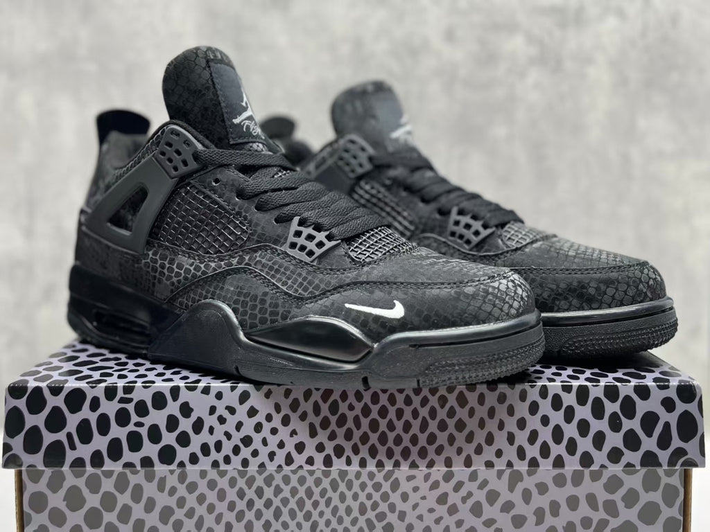 Air Jordan 4 Retro "Black Cat" (2025)