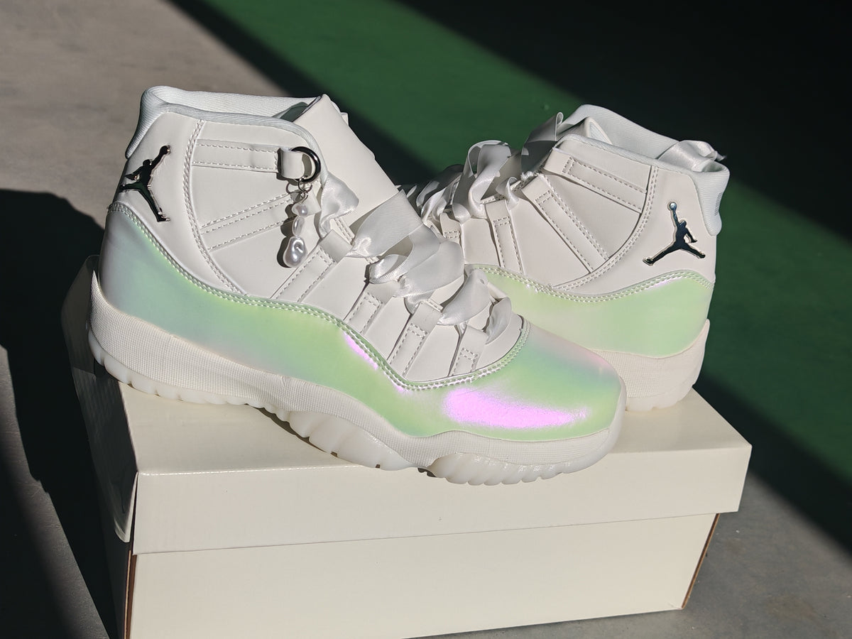 Air Jordan 11 'Pearl'