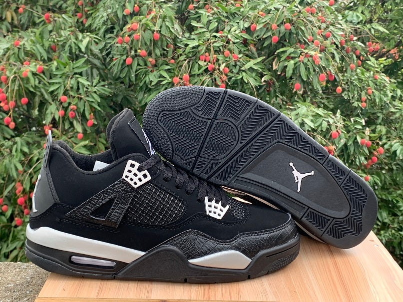 Air Jordan 4 "White Thunder"