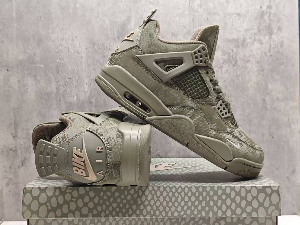 Air Jordan 4 Retro 'Military Black'