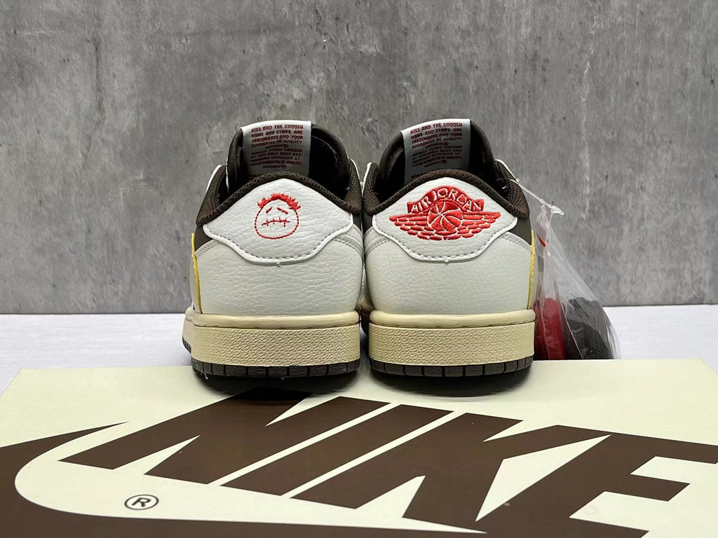 Travis Scott x Air Jordan 1 Low OG 'Mocha' 2019