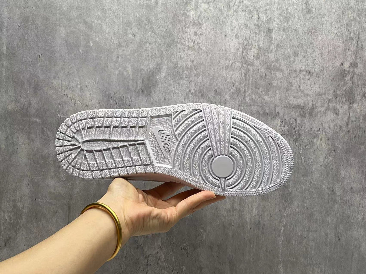 Men's Air Jordan 1 Retro Low Sneakers, White