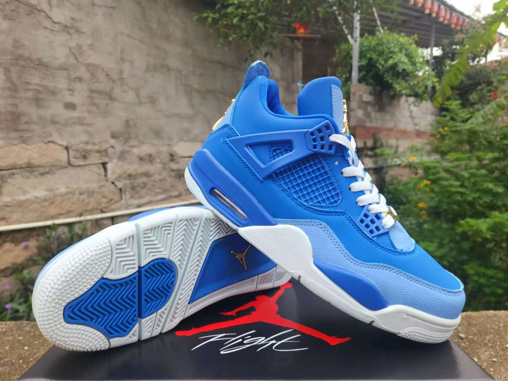 Air Jordan 4 "University Blue"
