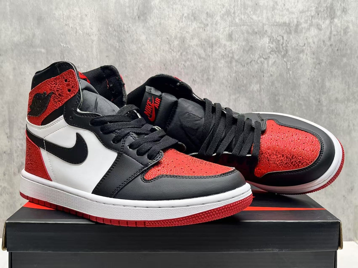 Air Jordan 1 High OG – White / Varsity Red / Black 'Bred Toe'