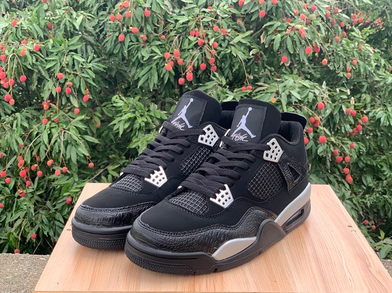 Air Jordan 4 "White Thunder"
