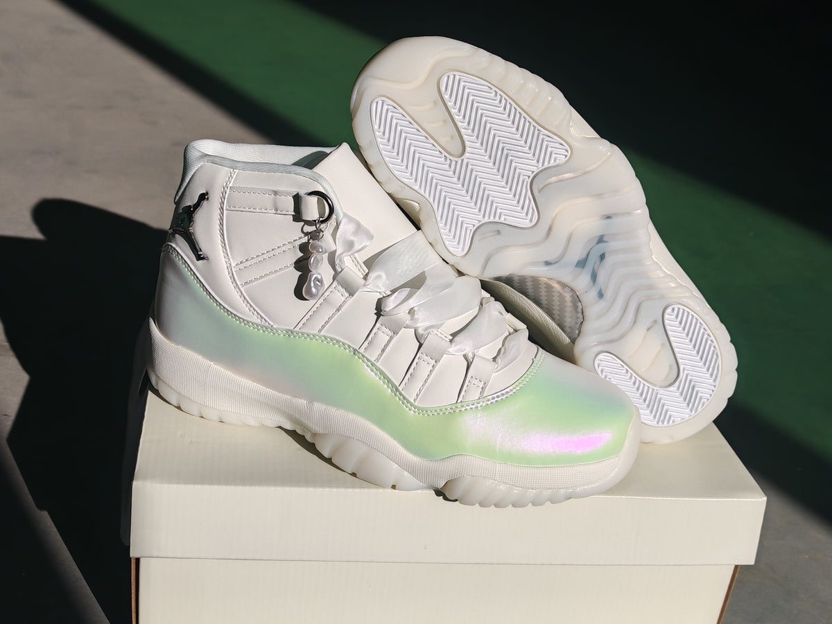 Air Jordan 11 'Pearl'