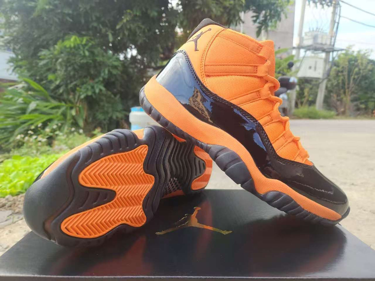 Air Jordan 11 Retro "Black Orange"